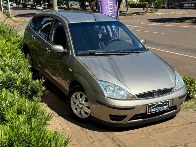 FORD - FOCUS - 2009/2009 - Prata - R$ 31.900,00