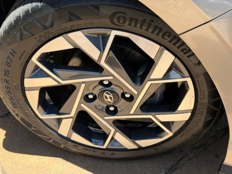 HYUNDAI - HB20 - 2023/2024 - Prata - R$ 84.900,00