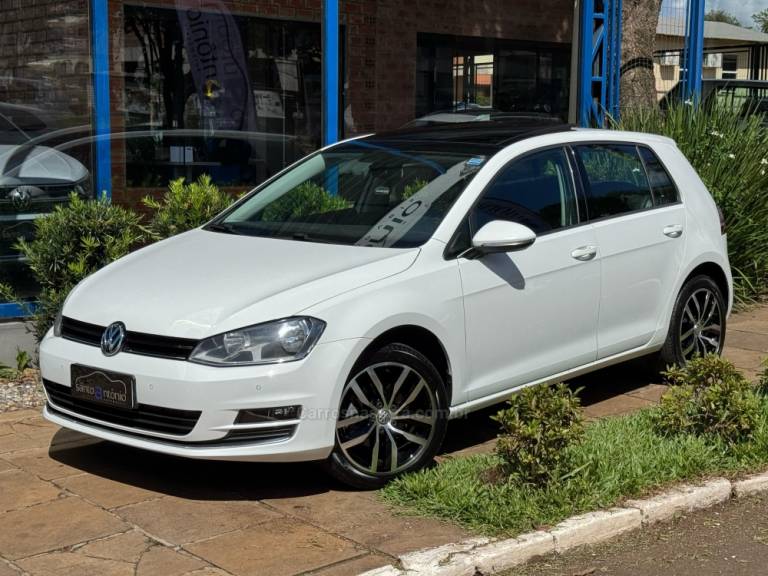 VOLKSWAGEN - GOLF - 2017/2017 - Branca - R$ 94.900,00