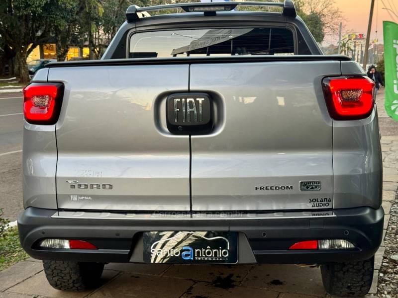 FIAT - TORO - 2022/2023 - Cinza - R$ 115.900,00
