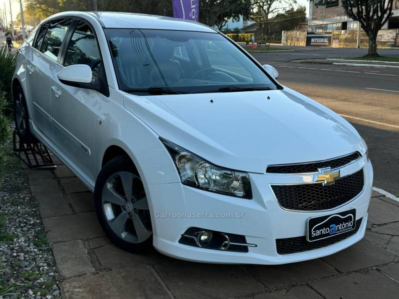 CHEVROLET - CRUZE - 2012/2013 - Branca - R$ 58.900,00