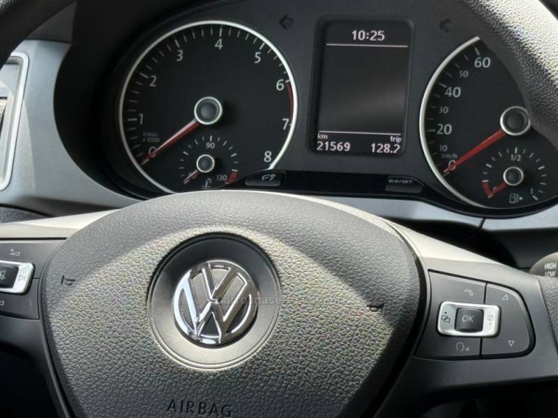 VOLKSWAGEN - FOX - 2020/2021 - Vermelha - R$ 66.900,00