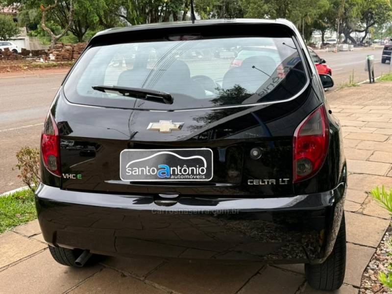 CHEVROLET - CELTA - 2013/2014 - Preta - R$ 34.900,00