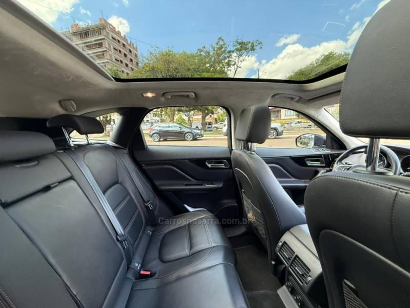 JAGUAR - F-PACE - 2019/2020 - Branca - R$ 189.900,00
