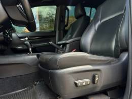 TOYOTA - HILUX - 2019/2019 - Preta - R$ 209.900,00