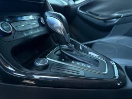 FORD - FOCUS - 2015/2016 - Preta - R$ 64.900,00