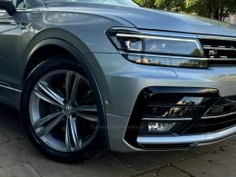 VOLKSWAGEN - TIGUAN - 2018/2019 - Prata - R$ 169.900,00