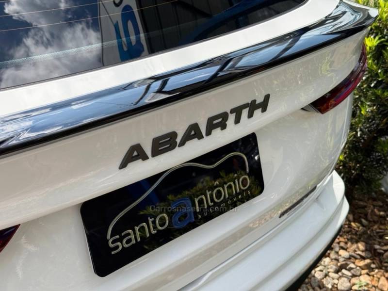 FIAT - FASTBACK - 2025/2026 - Branca - R$ 156.900,00