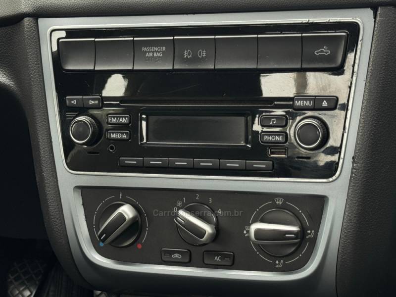 VOLKSWAGEN - SAVEIRO - 2015/2015 - Preta - R$ 53.900,00