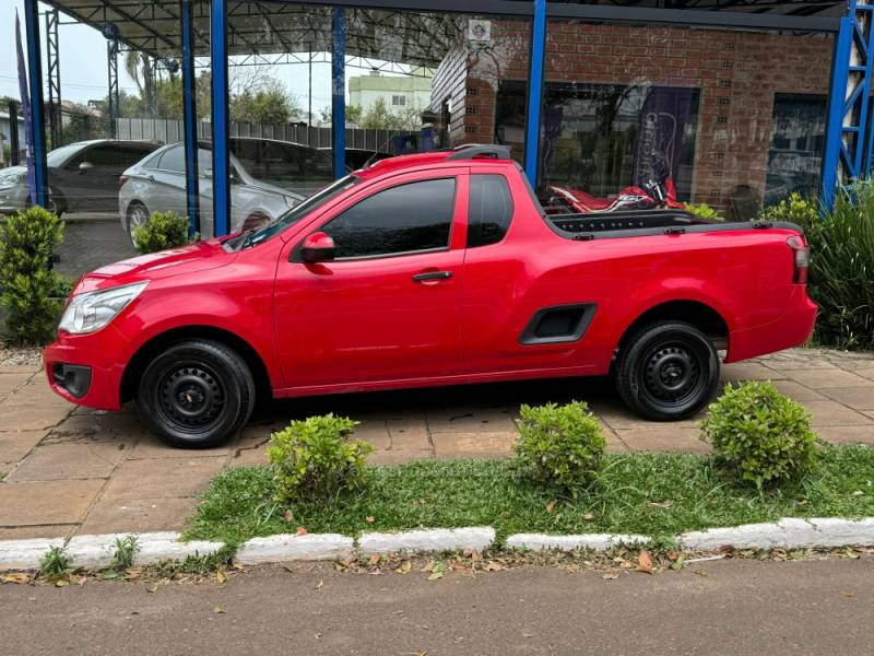 CHEVROLET - MONTANA - 2013/2014 - Vermelha - R$ 36.900,00