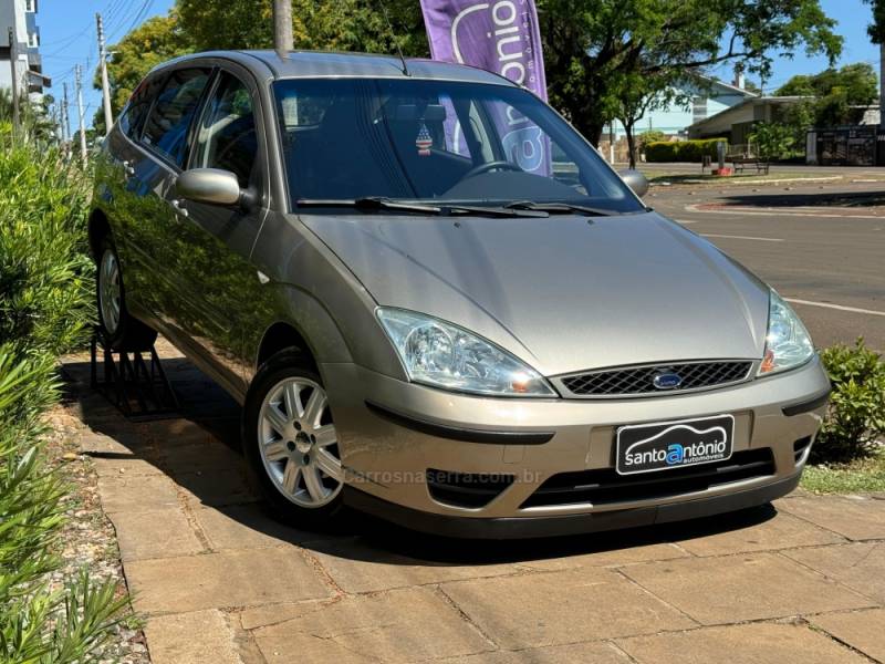 FORD - FOCUS - 2009/2009 - Prata - R$ 31.900,00