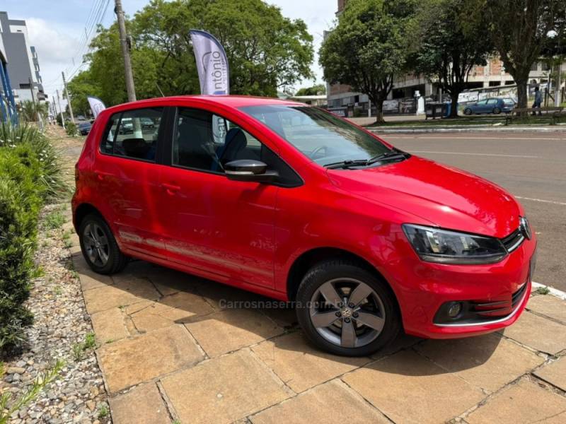 VOLKSWAGEN - FOX - 2020/2021 - Vermelha - R$ 66.900,00