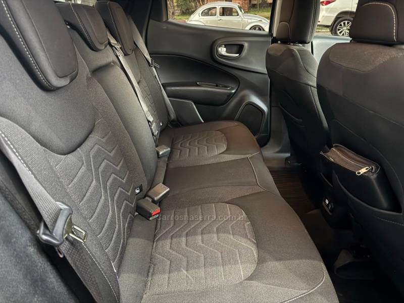 FIAT - TORO - 2022/2023 - Cinza - R$ 115.900,00