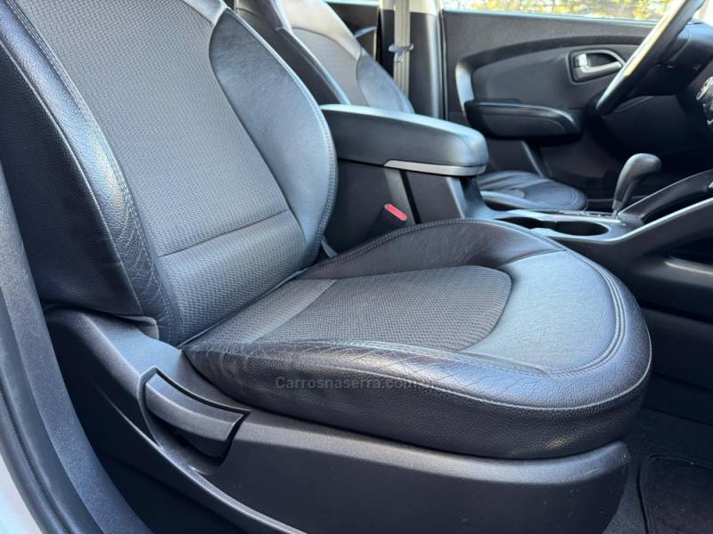 HYUNDAI - IX35 - 2013/2014 - Prata - R$ 72.900,00