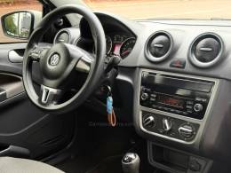 VOLKSWAGEN - SAVEIRO - 2013/2014 - Branca - R$ 46.900,00