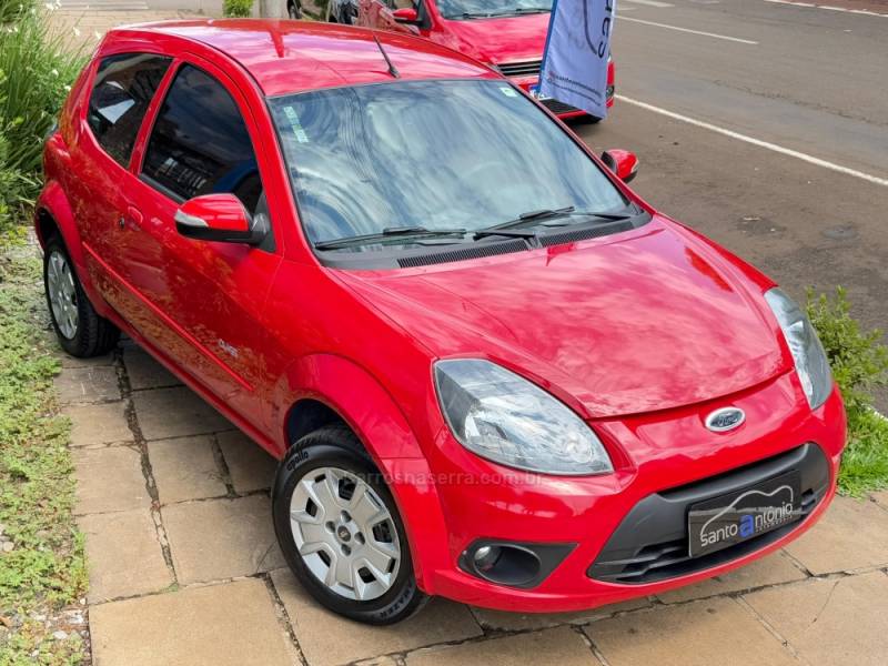 FORD - KA - 2011/2012 - Vermelha - R$ 27.900,00