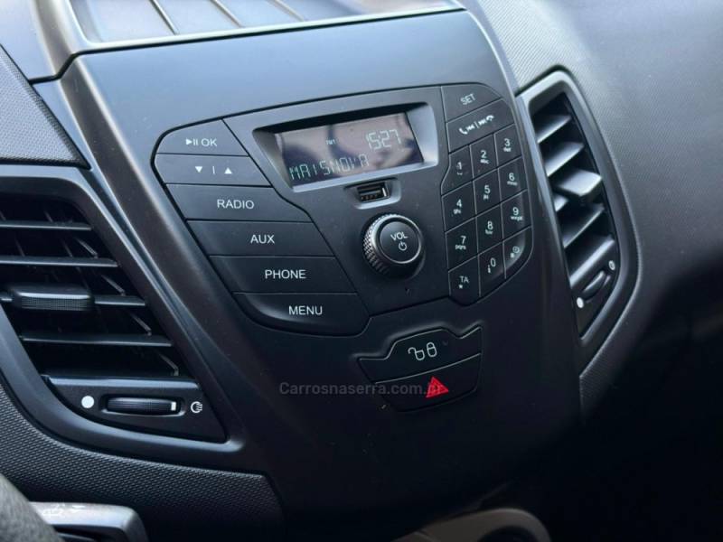 FORD - FIESTA - 2017/2017 - Prata - R$ 49.900,00