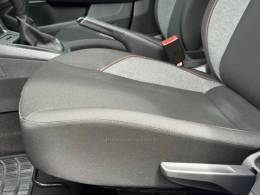 VOLKSWAGEN - POLO - 2024/2025 - Prata - R$ 76.900,00