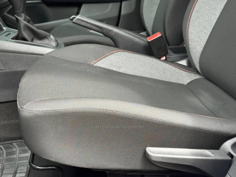 VOLKSWAGEN - POLO - 2024/2025 - Prata - R$ 76.900,00