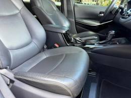 TOYOTA - COROLLA - 2022/2023 - Branca - R$ 132.900,00