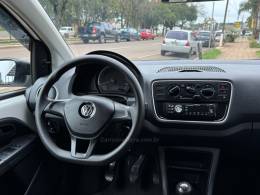 VOLKSWAGEN - UP - 2017/2018 - Branca - R$ 46.900,00