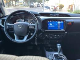 TOYOTA - HILUX - 2023/2024 - Branca - R$ 219.900,00