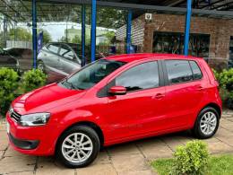VOLKSWAGEN - FOX - 2013/2014 - Vermelha - R$ 43.900,00