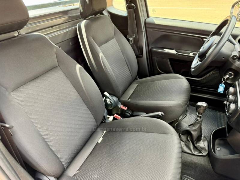 FIAT - STRADA - 2021/2022 - Prata - R$ 71.900,00