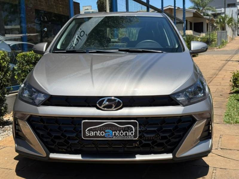 HYUNDAI - HB20 - 2023/2024 - Prata - R$ 84.900,00