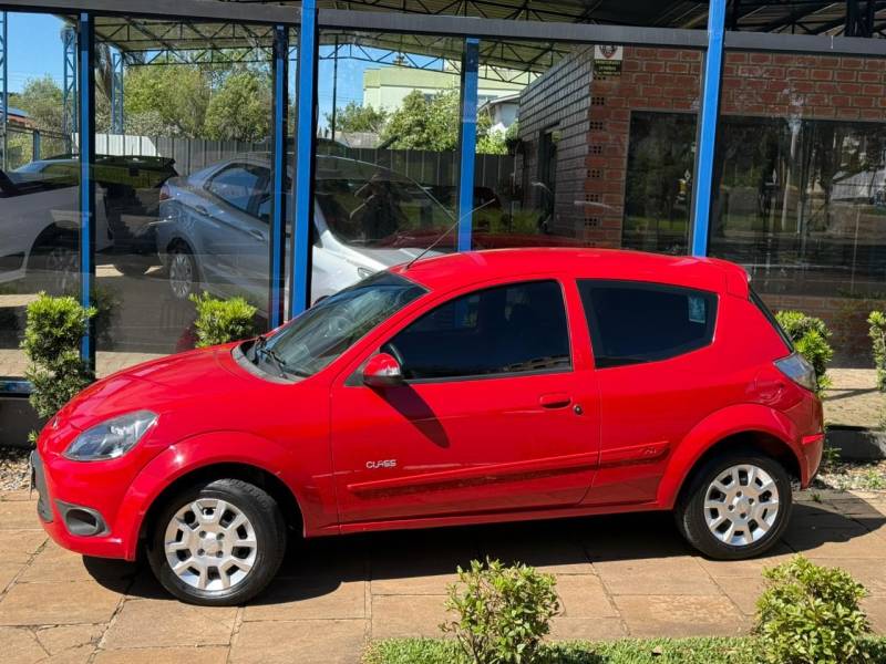 FORD - KA - 2012/2013 - Vermelha - R$ 33.900,00