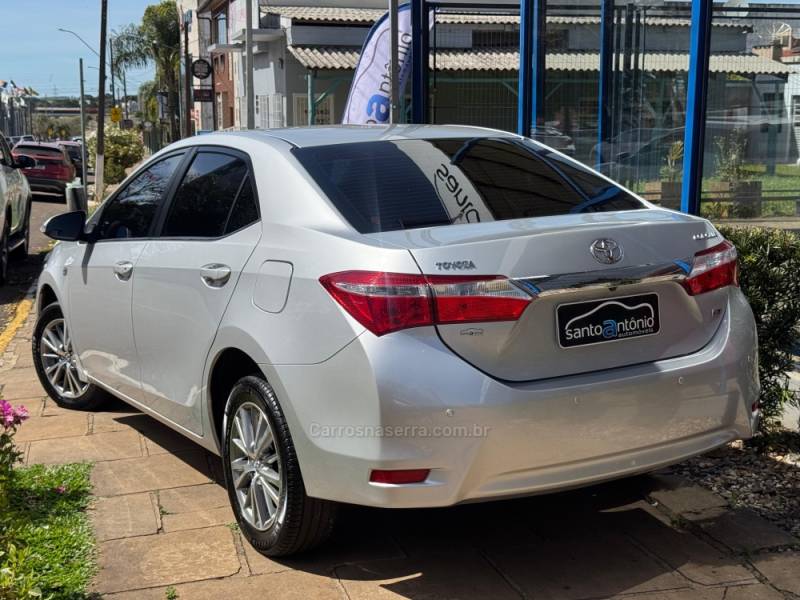 TOYOTA - COROLLA - 2015/2016 - Prata - R$ 79.900,00