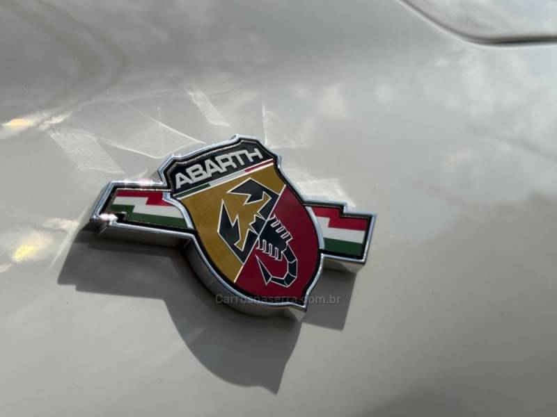 FIAT - FASTBACK - 2025/2026 - Branca - R$ 156.900,00