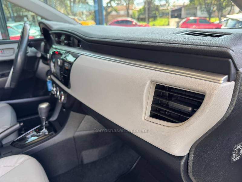 TOYOTA - COROLLA - 2015/2016 - Prata - R$ 79.900,00