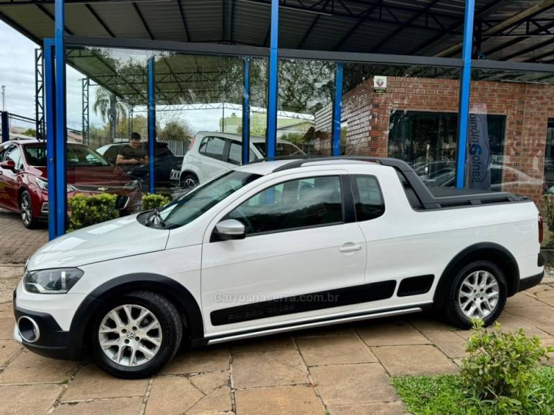 VOLKSWAGEN - SAVEIRO - 2013/2014 - Branca - R$ 64.900,00