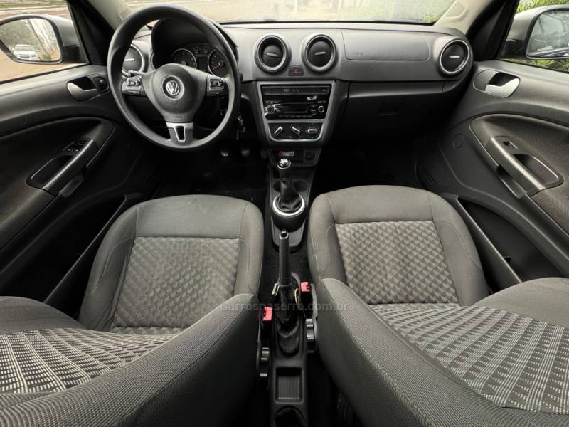 VOLKSWAGEN - SAVEIRO - 2015/2015 - Preta - R$ 53.900,00