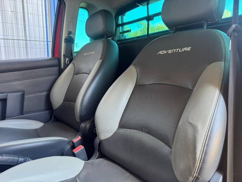 FIAT - STRADA - 2015/2016 - Vermelha - R$ 59.900,00