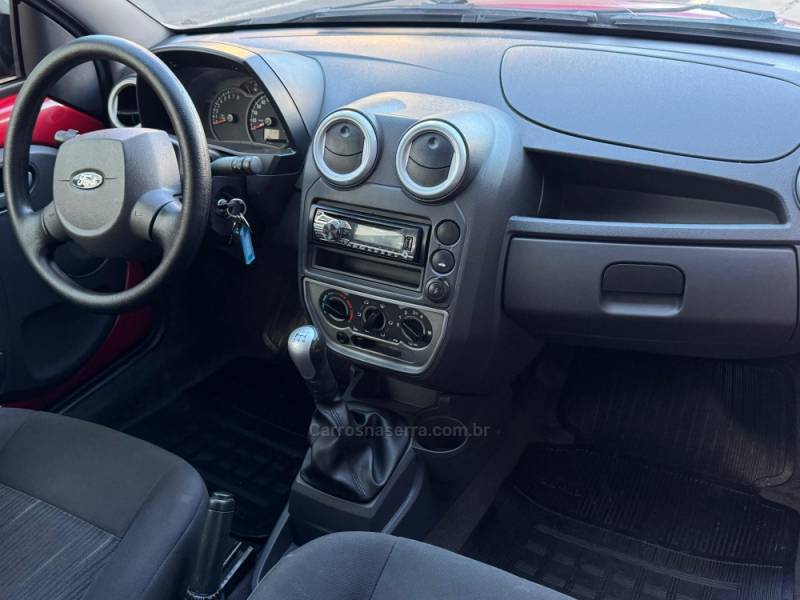 FORD - KA - 2010/2011 - Vermelha - R$ 27.900,00