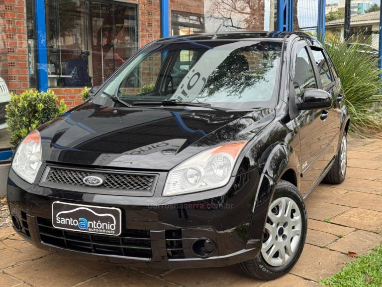 FORD - FIESTA - 2010/2010 - Preta - R$ 27.900,00