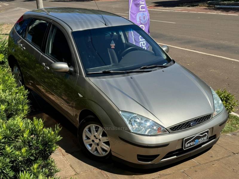 FORD - FOCUS - 2009/2009 - Prata - R$ 31.900,00