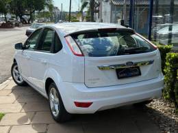 FORD - FOCUS - 2011/2011 - Branca - R$ 43.900,00