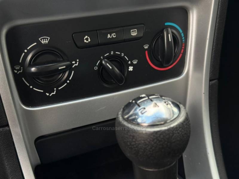 PEUGEOT - 307 - 2009/2010 - Vermelha - R$ 26.900,00