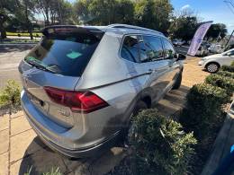 VOLKSWAGEN - TIGUAN - 2018/2019 - Prata - R$ 169.900,00