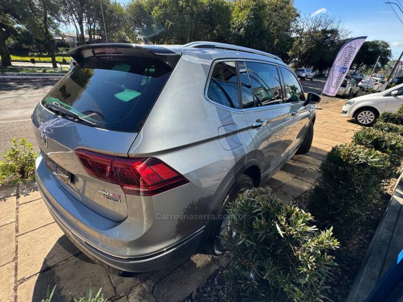 VOLKSWAGEN - TIGUAN - 2018/2019 - Prata - R$ 169.900,00