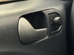 VOLKSWAGEN - SAVEIRO - 2015/2015 - Preta - R$ 53.900,00