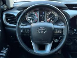 TOYOTA - HILUX - 2023/2024 - Branca - R$ 219.900,00