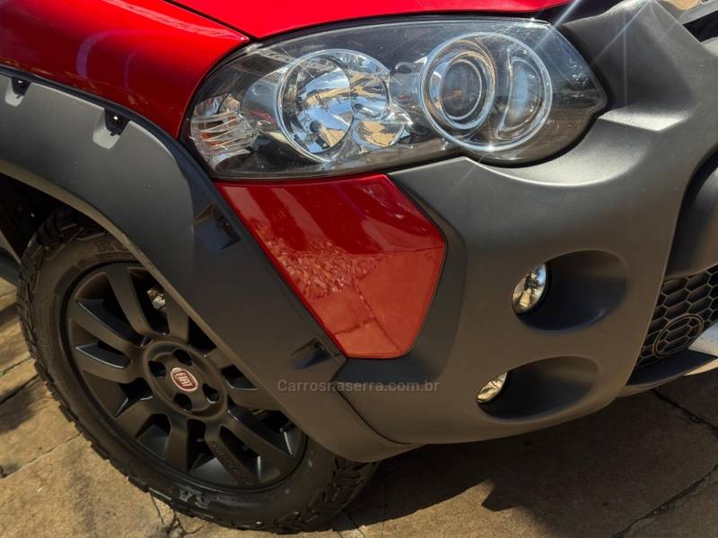 FIAT - STRADA - 2015/2016 - Vermelha - R$ 59.900,00