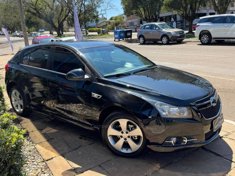CHEVROLET - CRUZE - 2013/2014 - Preta - R$ 61.900,00