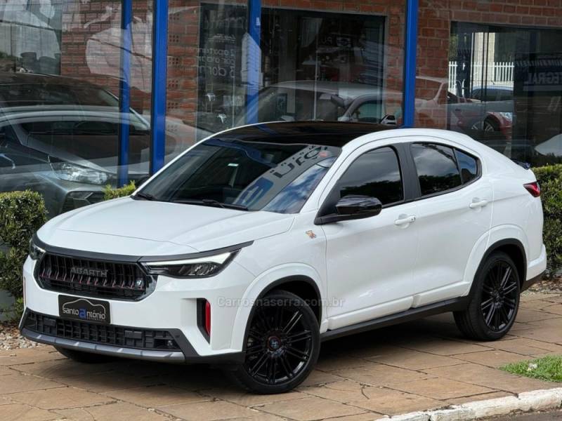 FIAT - FASTBACK - 2025/2026 - Branca - R$ 156.900,00