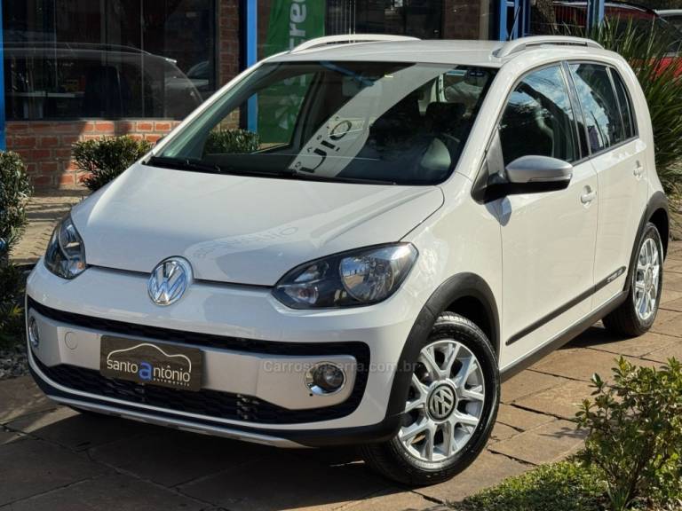 VOLKSWAGEN - UP - 2016/2017 - Branca - R$ 51.900,00