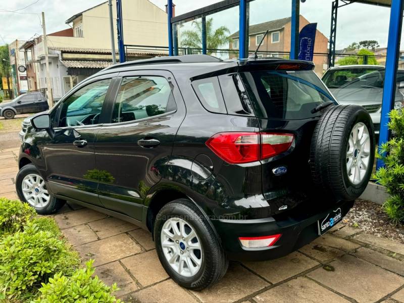 FORD - ECOSPORT - 2018/2019 - Preta - R$ 73.900,00